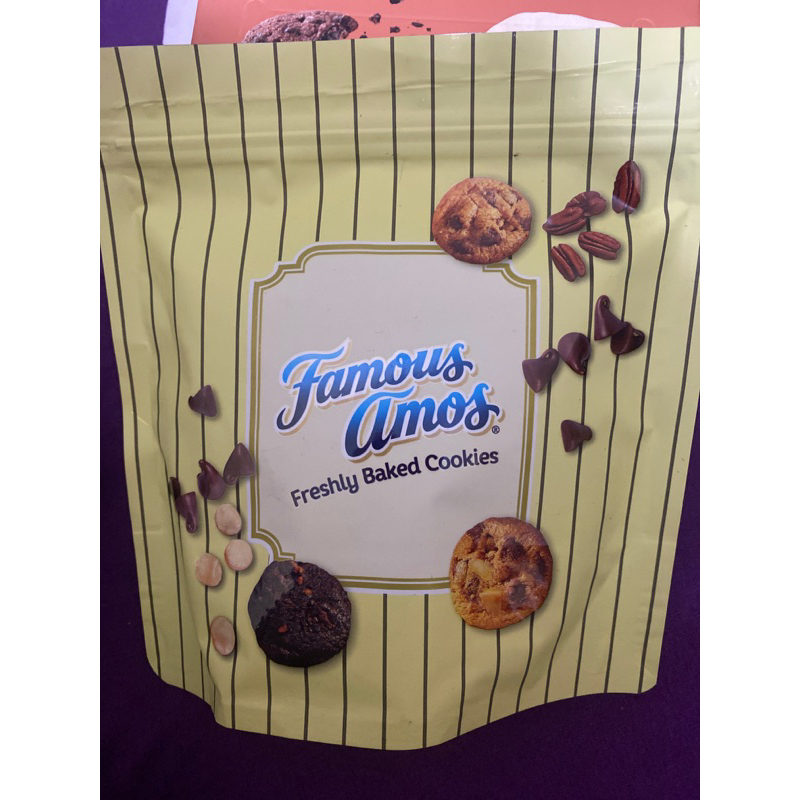 

FAMOUS AMOS COOKIES