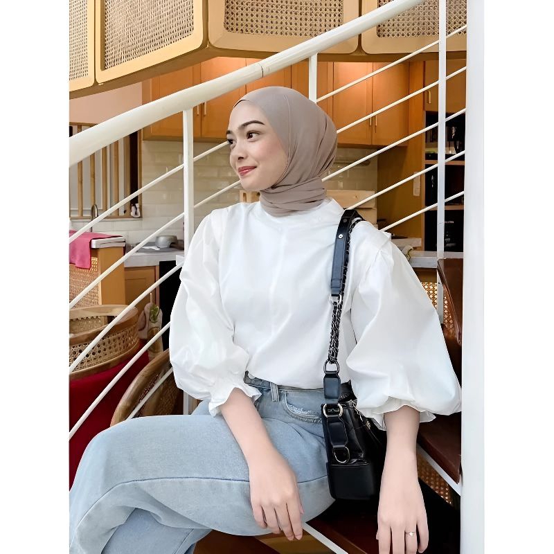 Moni Blouse katun poplin kemeja atasan wanita lengan balon