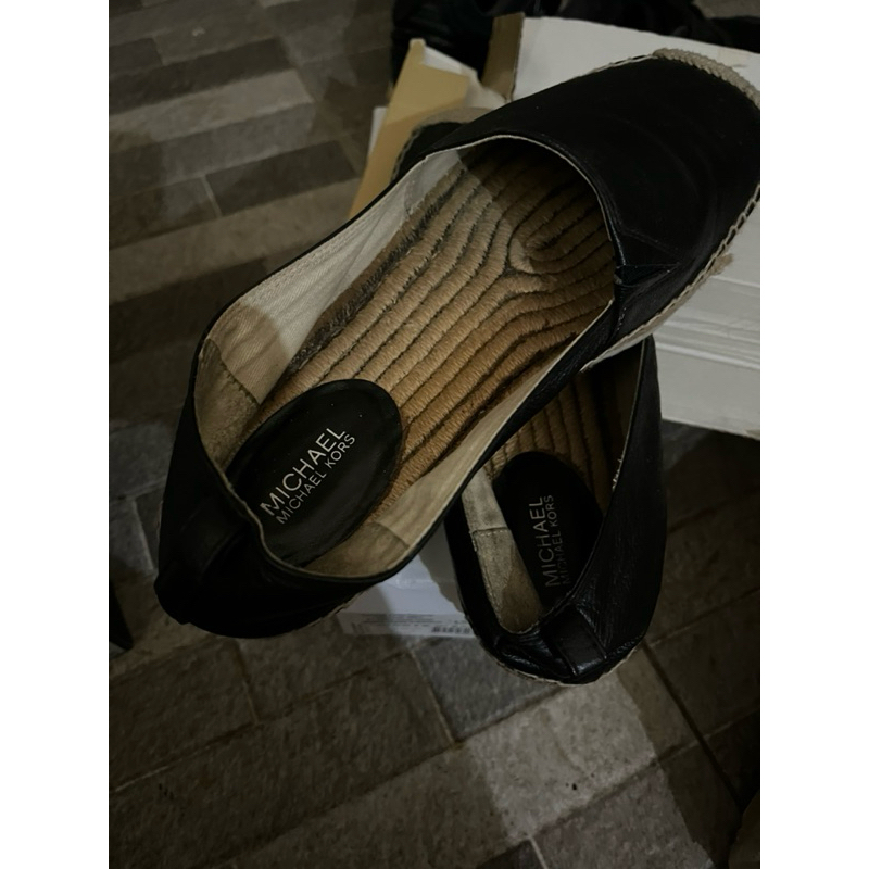 preloved like new sepatu wanita MICHAEL KORS