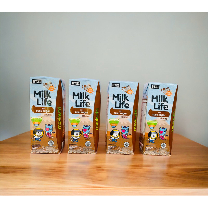 

Paket Hemat Susu UHT Milk Life Coklat netto 200ml x 3pcs