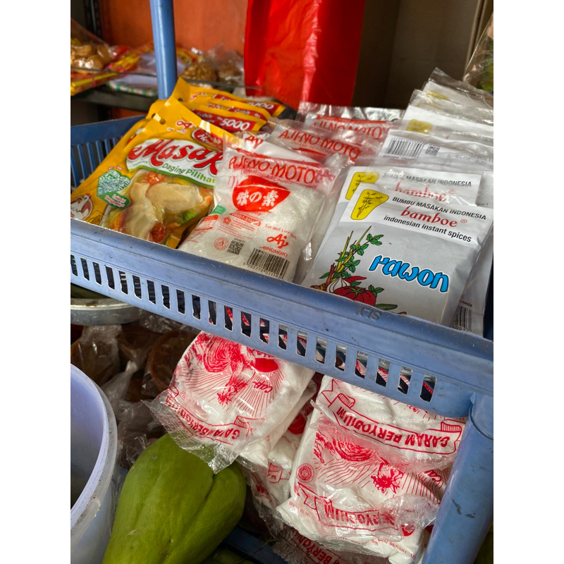 

perbumbuan lengkap semua ada, masako, bumbu bamboe, ajinomoto, micin, garam yodium