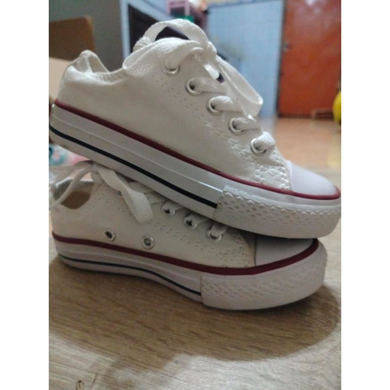 sepatu converse putih
