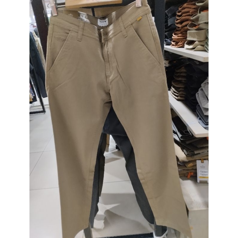 CELANA PANJANG CHINOS M.GEE