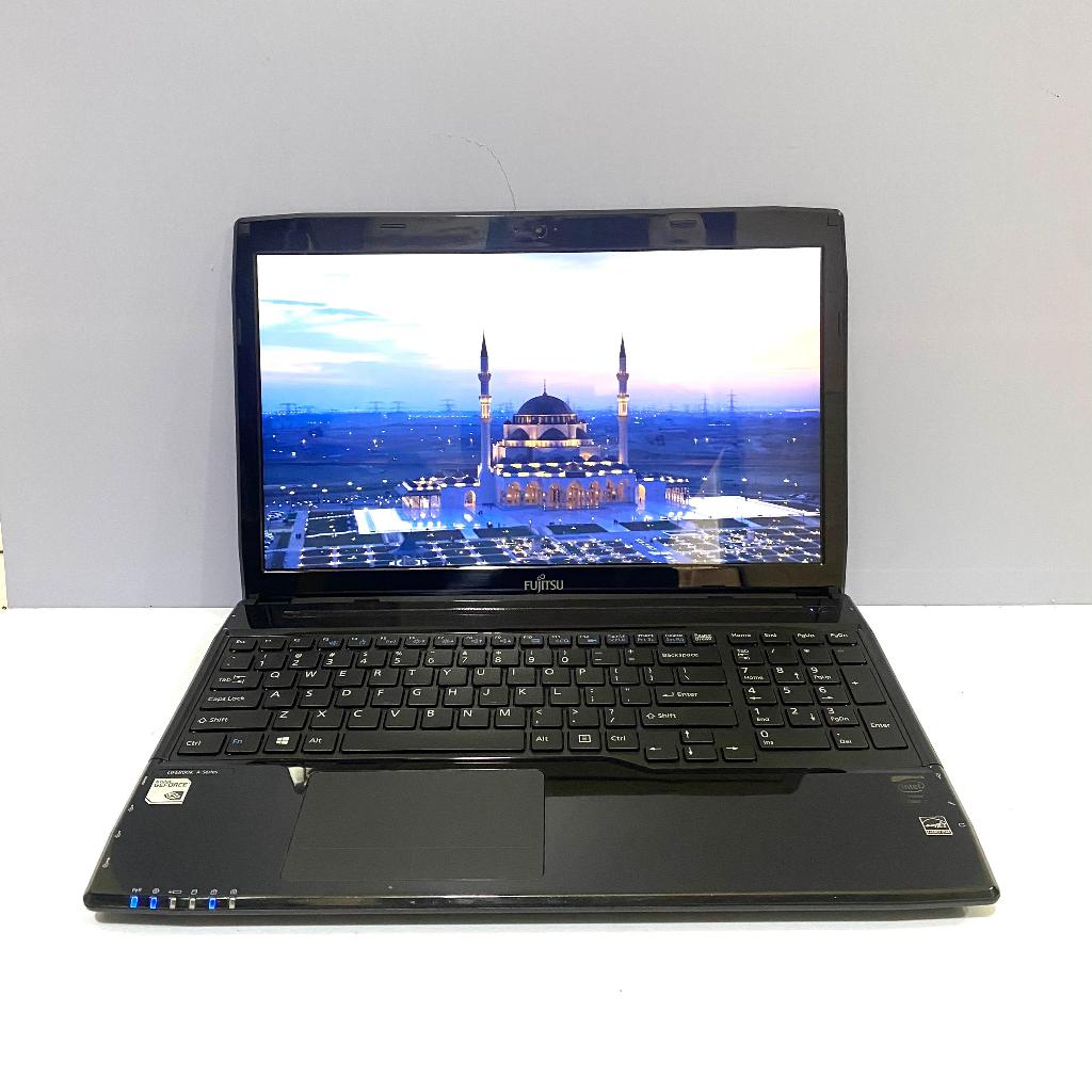 Laptop Fujitsu Lifebook AH544 Core i7 GEN 4 NVIDIA GeForce GT 720M