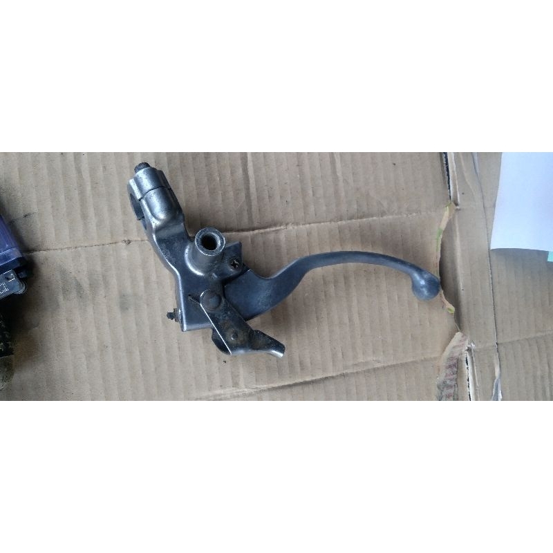 Dudukan spion Hendel Rem Kiri Scoopy Fi Scoopy Karbu Copotan Original