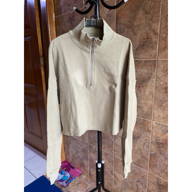 Sweater Crop Wanita Sage Green