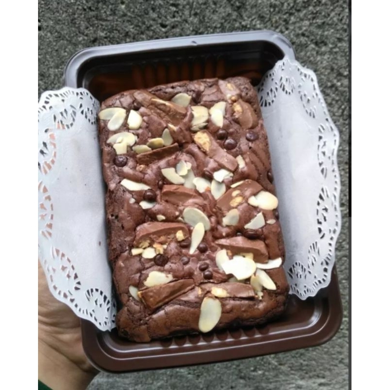 

BROWNIES KOMBI SILVERQUEEN 10x15 Free Kemasan Hampers