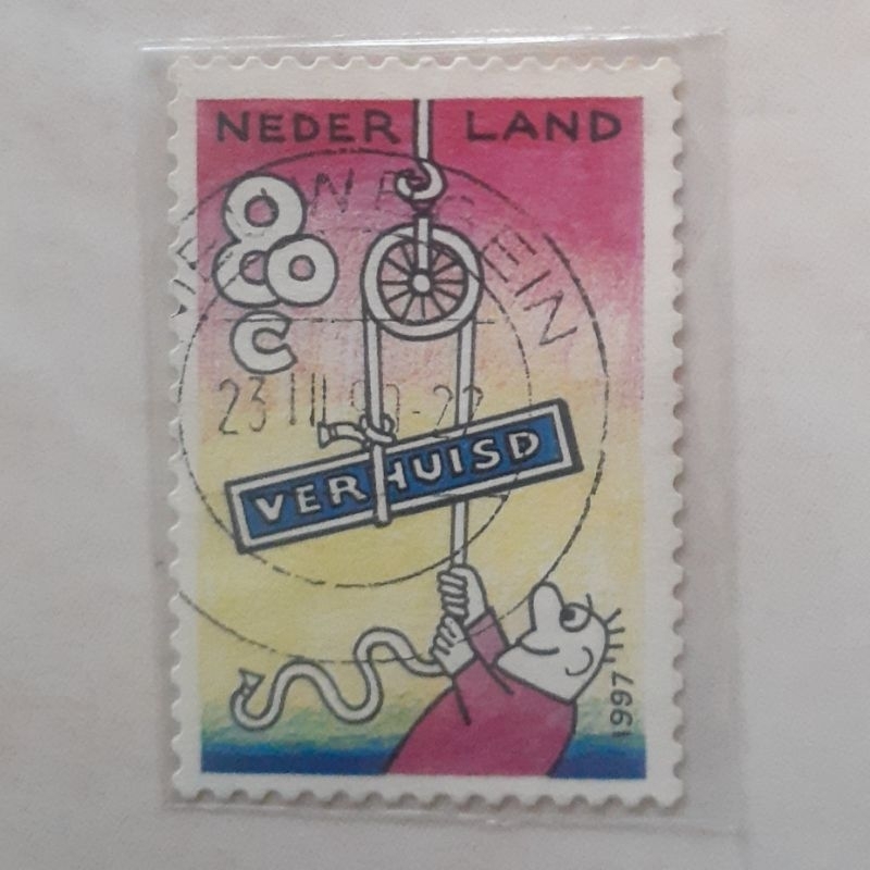 

Perangko Belanda Change of Address Stamp 1997 (Putting up 'MOVED' Sign) Tahun 1997