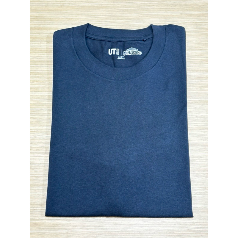 Kaos Uniqlo UT x My Hero Academia Size M Abu-Abu Original 100%