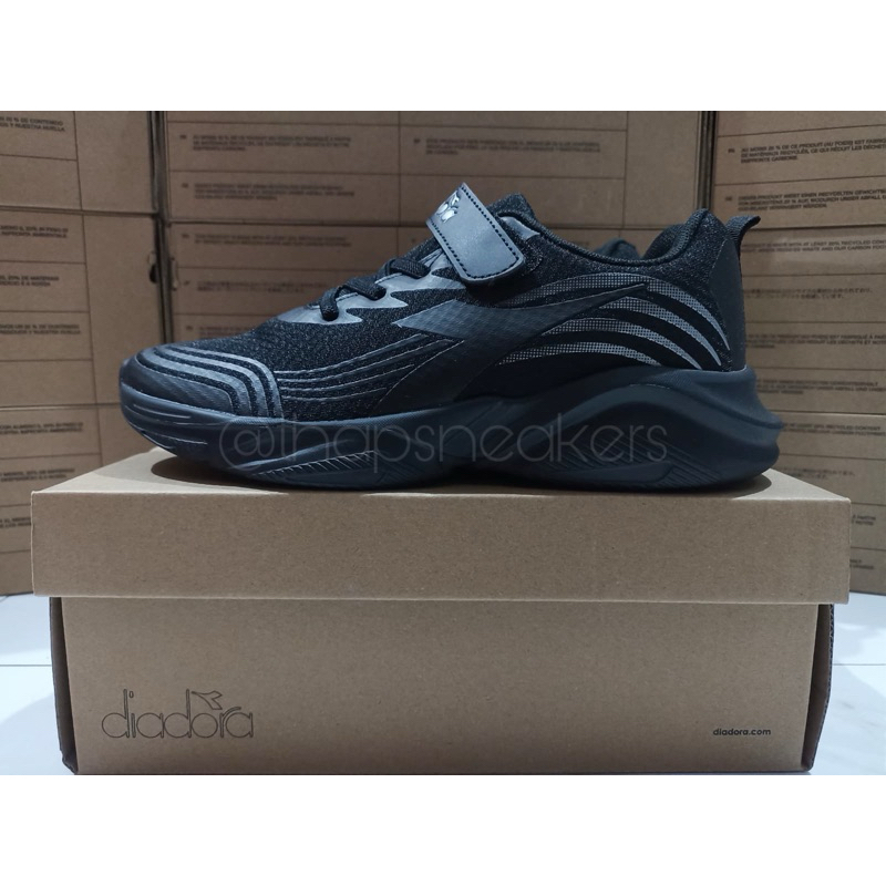 Sepatu Diadora Gelica JR Mono Black Original BNIB Resmi