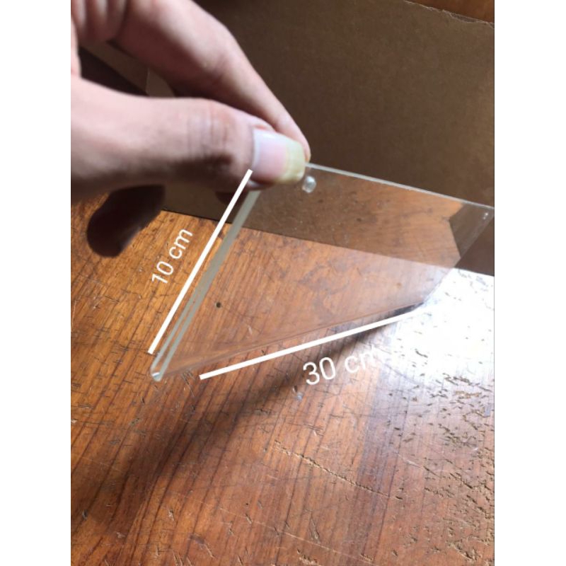 

akrilik papan nama gantung uk 10 x 30 cm tebal 2 mm