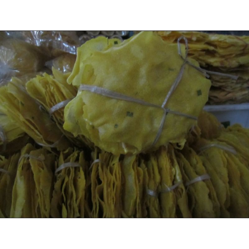 

keripik singkong(asli madura)isi 4 iket