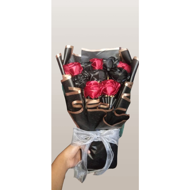 buket bunga/ buket/ bunga pita/ bunga mawar merah/ bunga mawar hitam/buket bunga mawar/ buket bunga 