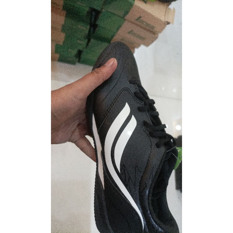 legas sepatu futsal new arrival