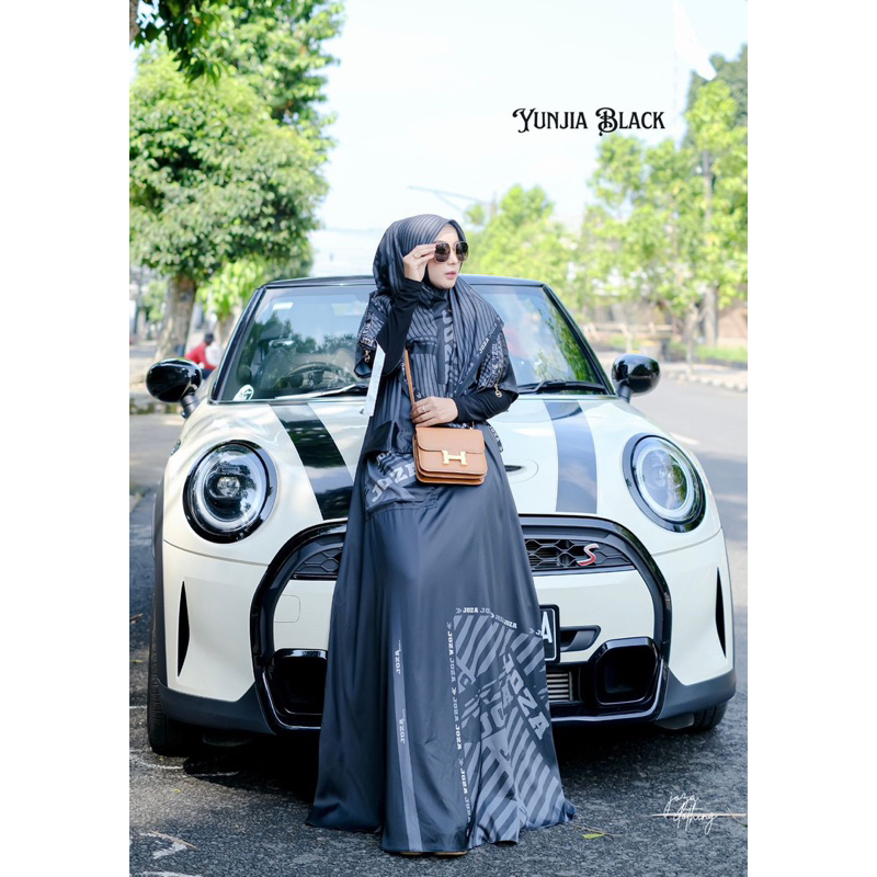 YUNJIA BLACK by JOZA CLOTHING
