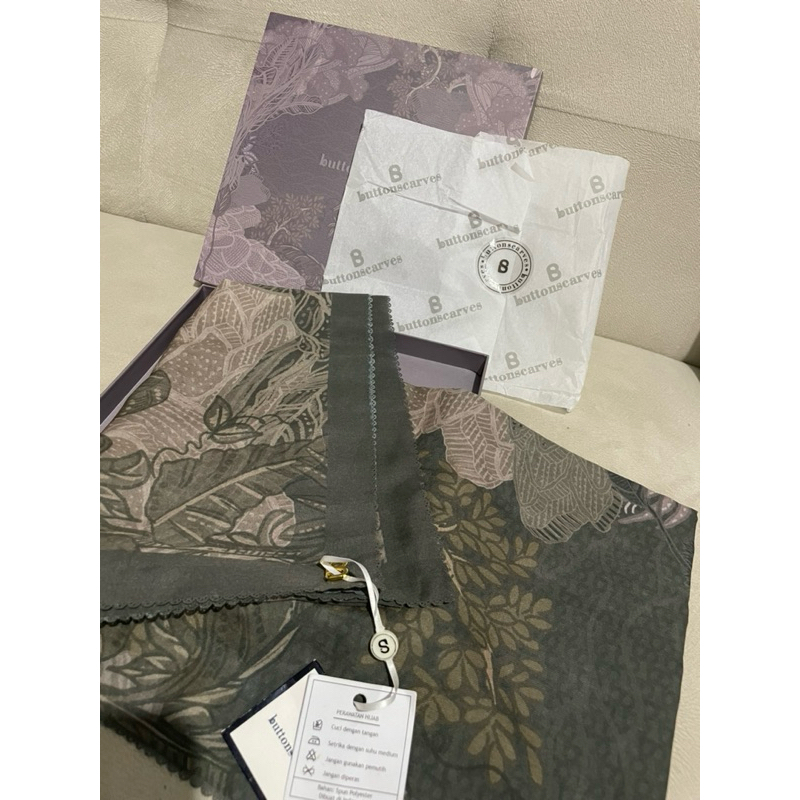 Buttonscarves NEW Nusantara Voal Square - Volcano