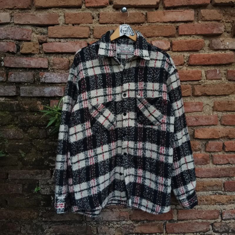 THE UNDER AIR flanelwool kemejaflanel flanelbulu flanelwoolbekas flanelwoolsecond flanelwoolmurah