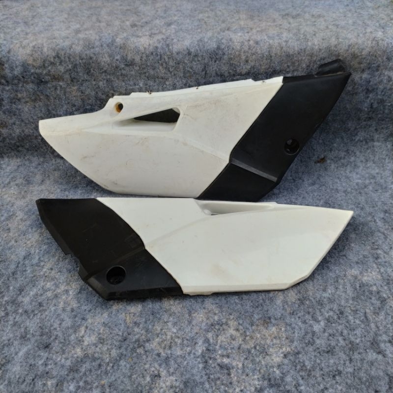 Cover Tutup Pelindung Sayap Body Belakang YZ 85 New 2016 original