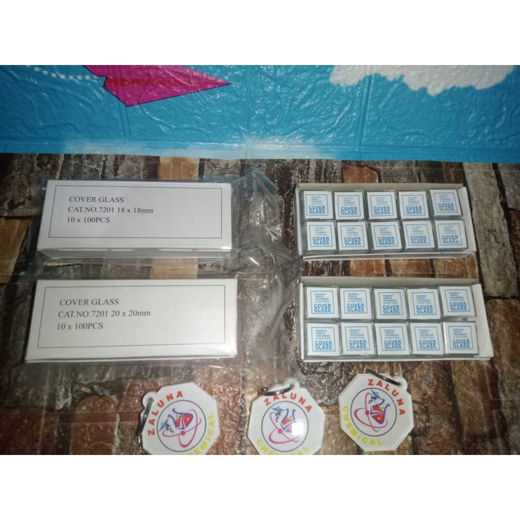 Cover glass 24x24 mm , deck glass , kaca penutup slide preparat mikroskop , ecer 1 box kecil