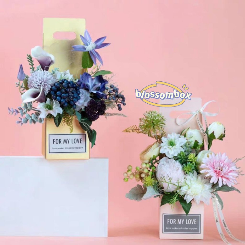 

B38 Kotak Tenteng Bunga | Flower Box | Box Bunga | Tas Bunga | Kotak Kado | Handy Bag | Box Floral | Florist | Paper Bag Rantai Gold / Tas Kertas Rantai Emas | TGTT |