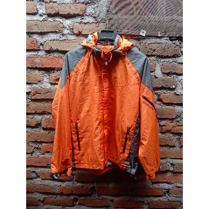 FUZZO JAKET OUTDOOR GUNUNG SECOND ORIGINAL