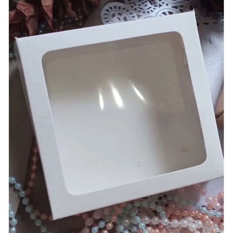 

Custom Box uk 8 x 6 x 8 model sambung putih