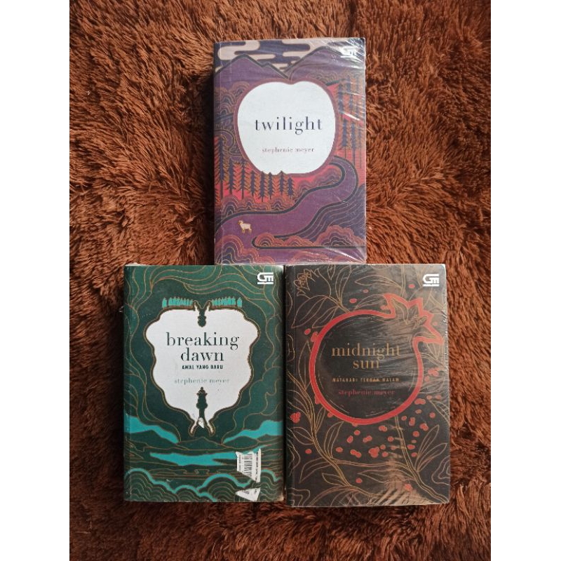 THE TWILIGHT SAGA : TWILIGHT, NEW MOON, ECLIPSE, BREAKING DOWN, MIDNIGHT SUN - STEPHENIE MEYER