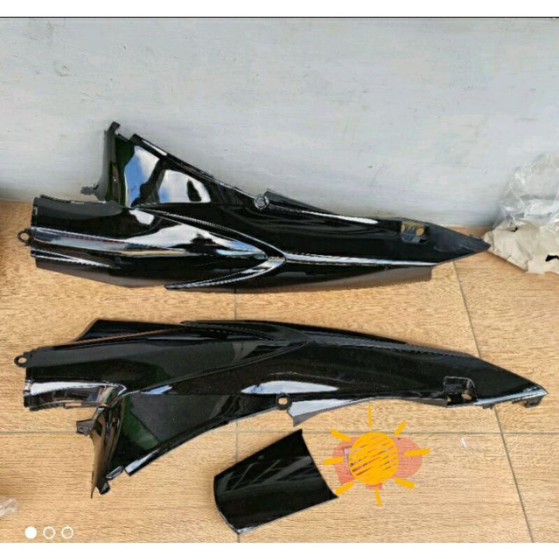 Bodi belakang bodi samping honda kharisma karisma D 125 hitam metalik bahan tebal mirip original