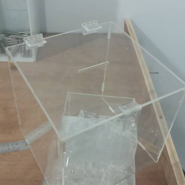 

ern kotak amal undian kupon akrilik 2x2x2 N7V