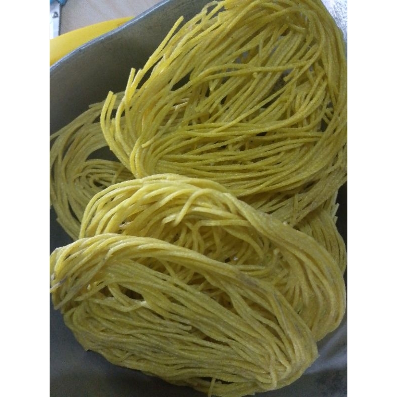 

KERUPUK SINGKONG MIE KUNING MENTAH SIAP GORENG Neto :1kg