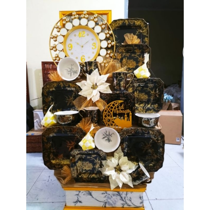 

parsel lebaran dinerset isi 16 merek sango exlusik + jam dingding mewah