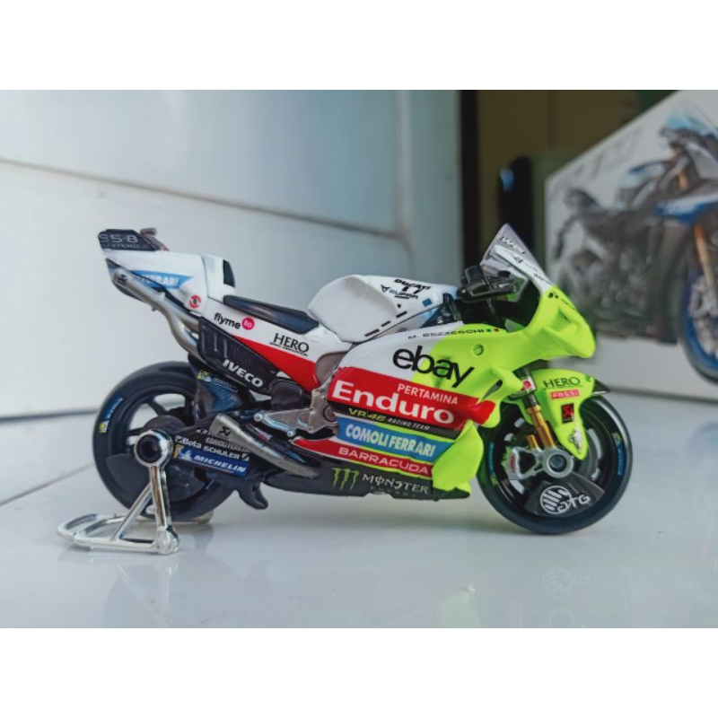 maisto ducati 1/18  scale marco Bezzechi