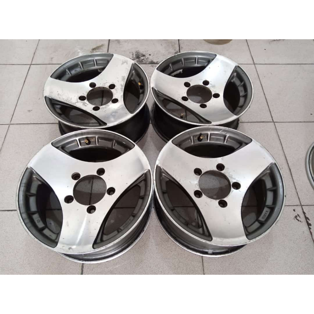 Velg Murah Bekas Mobil Katana Ring 15 Lebar 6,5 Inch Hole 5 x 139,7 Offset 19 Warna Black polish Bis