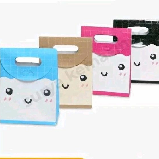 

PAPER BAG 12x6x16 cm (CUTE SMILE)