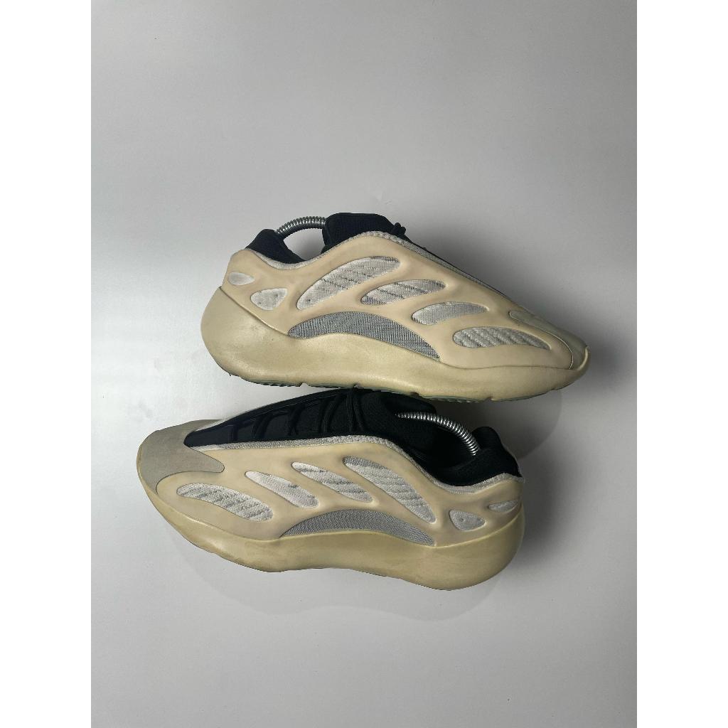 Adidas Yeezy 700 V3