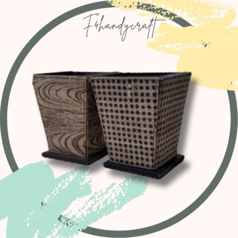 

Tempat Pensil - Bahan Enceng Gondok