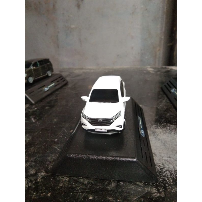 PAJANGAN DASBOARD MINIATUR MOBIL NEW RUSH TIPE G