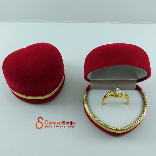 KF7 Ring Box Kotak Cincin Tunangan Love Beludru  Tempat Cincin Love
