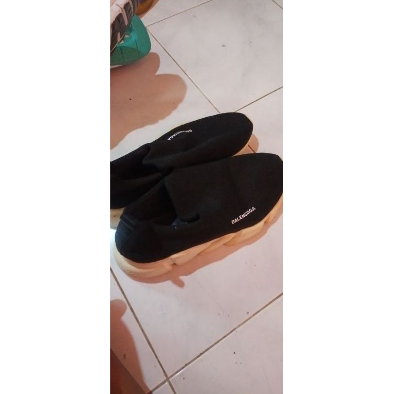 sepatu balenciaga