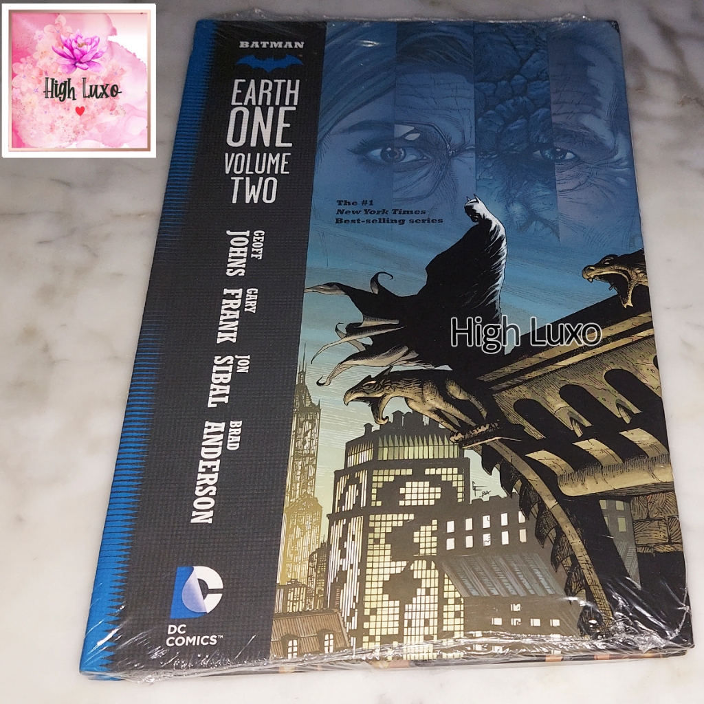 Buku Komik Graphic Novel Batman Earth One Vol 2 HARDCOVER HARD COVER DC Comic Comics English Book Im