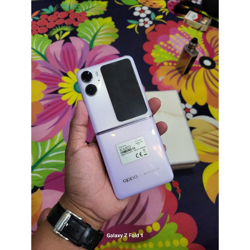 Oppo Find N2 flip second