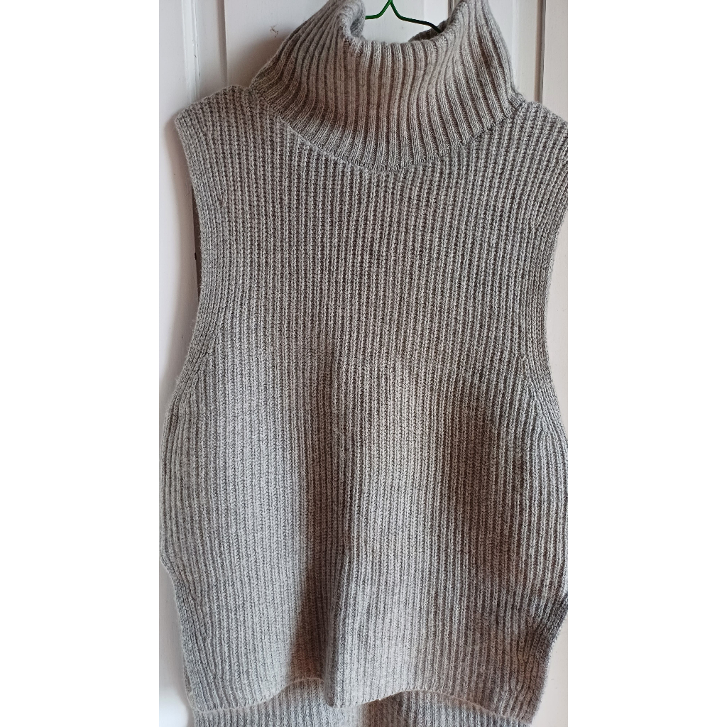 PRELOVED Uniqlo Vest Knit Rajut Pria/Wanita Uniqlo
