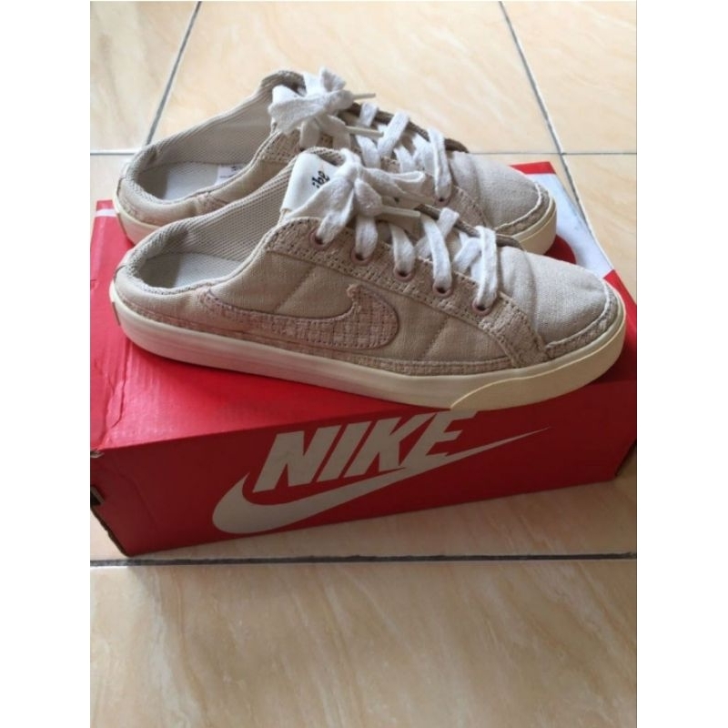 Preloved Nike Court Legacy Mule