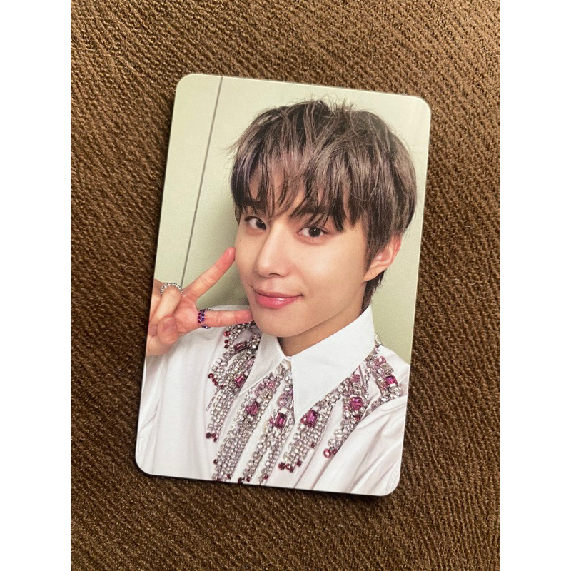 OFFICIAL Photocard Jungwoo Fact check