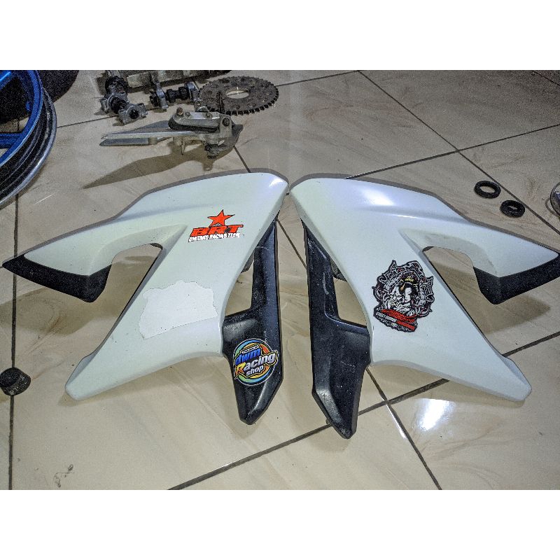 sayap tangki cb150r old