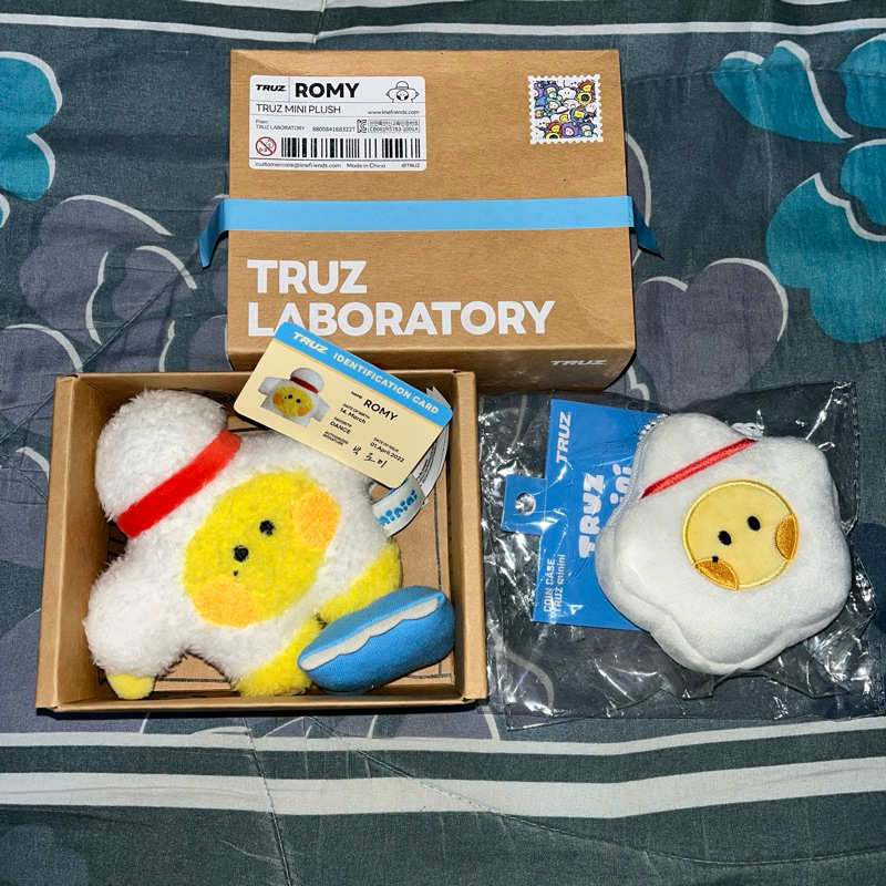 TRUZ NEW UNSEALED READY INA - Minini Standing Doll ROMY & Coin Case ROMY