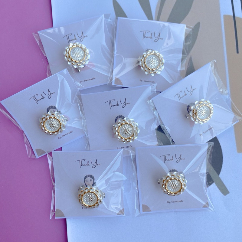 [ 50 pcs ] Souvenir pernikahan Bross bunga matahari / Souvenir wedding / Souvenir kekinian / Souveni