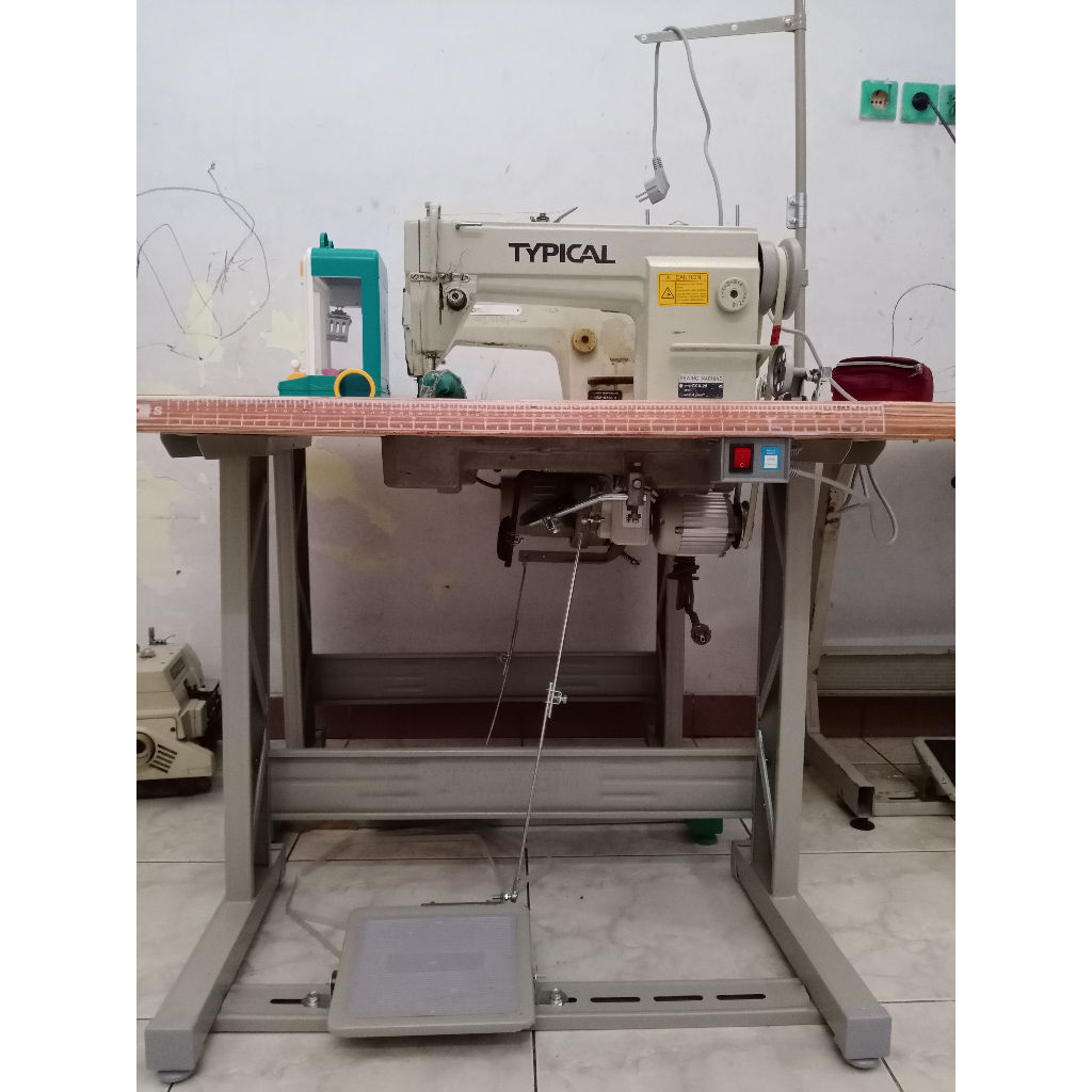 Mesin Jahit Typical timbul dinamo servo mulus komplit set