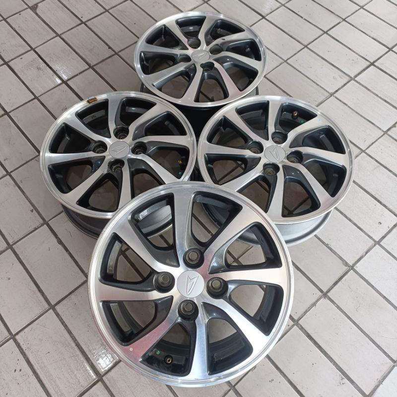 Velg Mobil Bekas Std Sigra Ring 14 Untuk Ayla Agya Calya Sigra