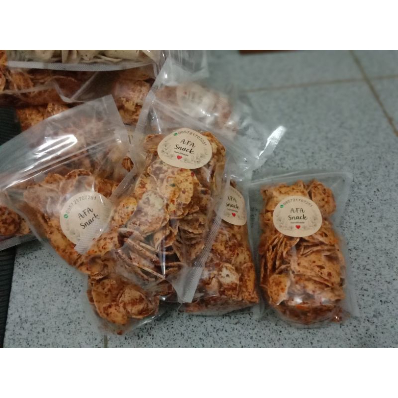 kripik basreng (basreng kering bentuk bulat tipis) renyah dan kriuk